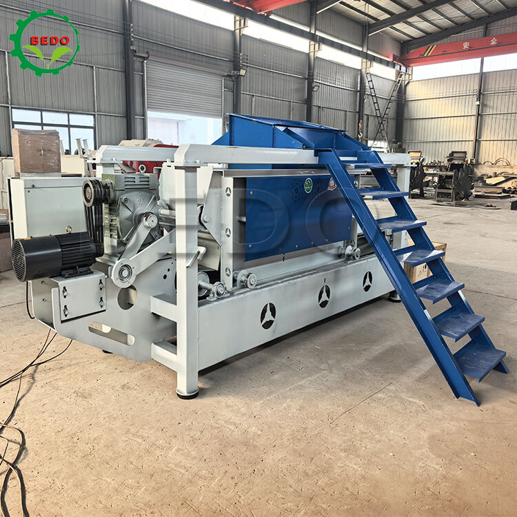 듀얼 메인 샤프트 파워 목재 톱닝 머신 7.5kw 400kg/h 용량 탄소 강철 장비