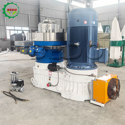 5000kg 무게 PLC 제어 된 목재 펠렛 밀 0.15kw 기어 펌프