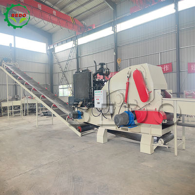 235HP 주력력과 CE 인증과 함께 디젤 엔진으로 가동 된 목재 칩 머신