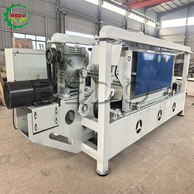 400-500kg/시간 용량의 합금강 칼날을 갖춘 4kw 구동 목재 칩 기계