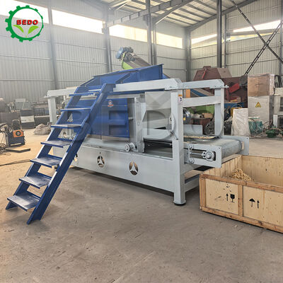 7.5kw 목재 톱니 기계 125mm 롤러 400kg/h 용량 효율적인 목재 처리 장비