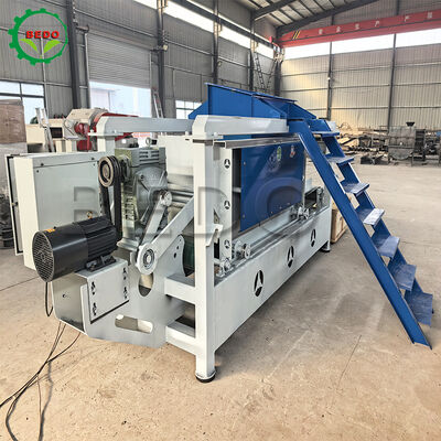 400kg/h 용량 나무 파쇄기 125mm 롤러 자동 작동 산업 장비
